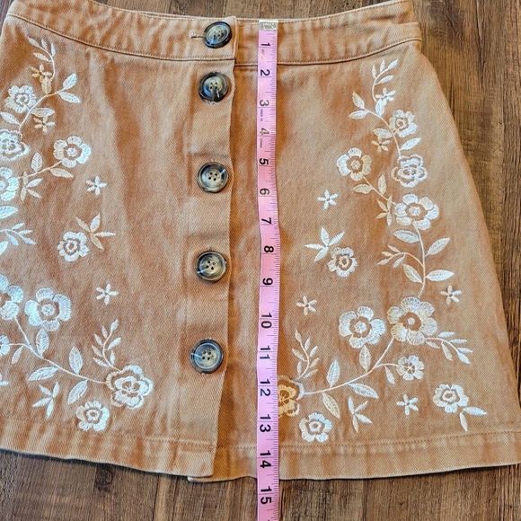 Mi Ami Tan White Floral Embroidery Button Down Mini Skirt - Picture 9 of 9